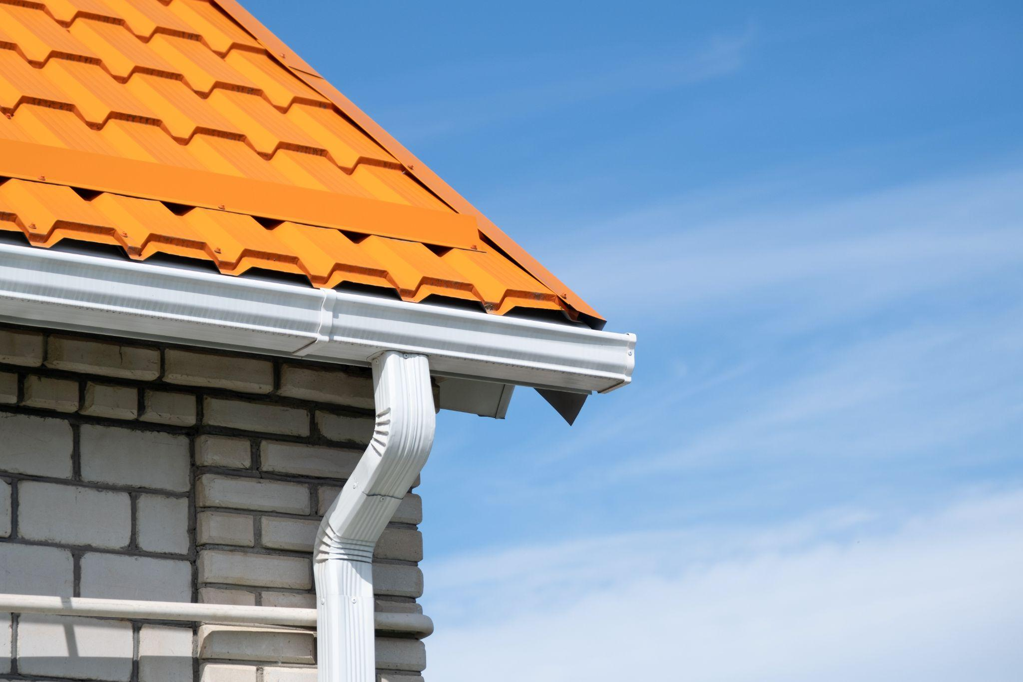 Why Summer Downpours Expose Weak Roof Drainage
